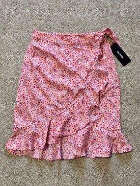 Vero Moda spring pink floral wrap skirt size small new with tags